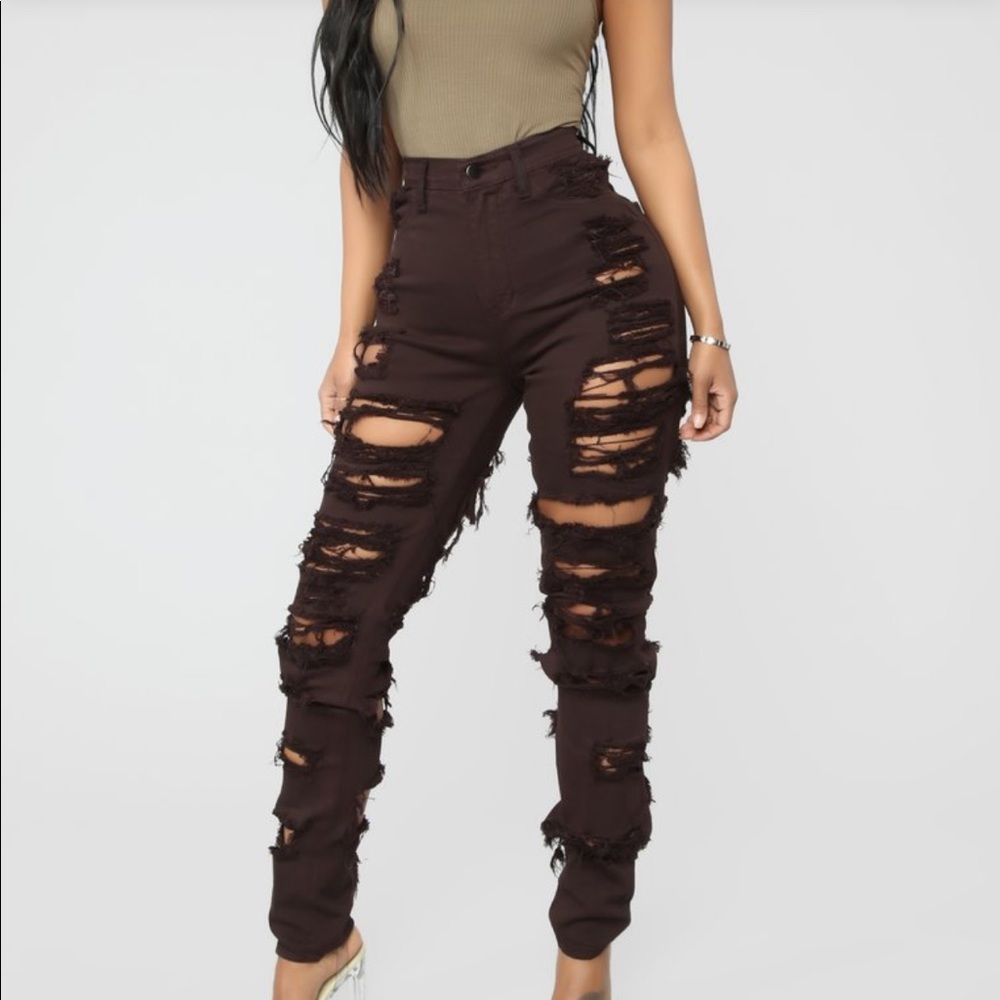 VERY DISTRESSED JEANS